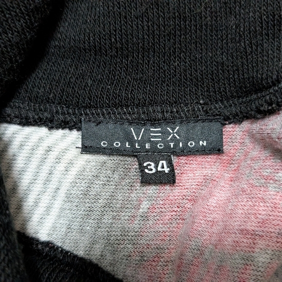 VEX Collection Abstract Sweater - Picture 9 of 11
